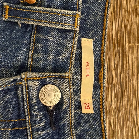 Levi’s Wedgie Jeans - Picture 3 of 8